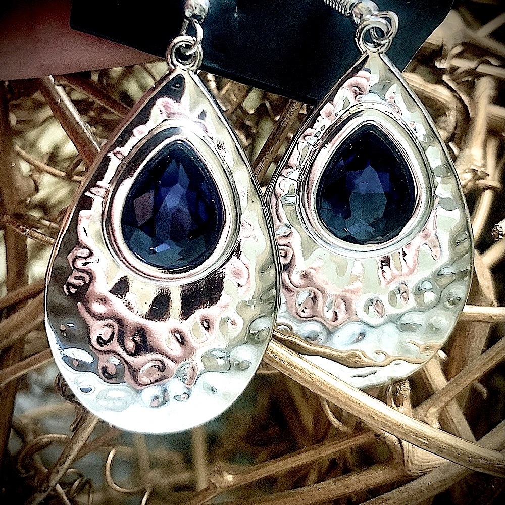Silver Hammered Saphire Blue faceted Earrings